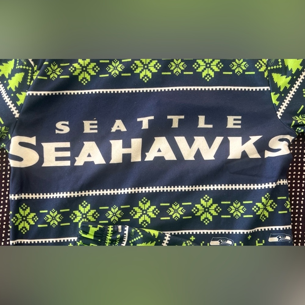 Seattle Seahawks Youth Football Team Pajamas - Picture 3 of 9